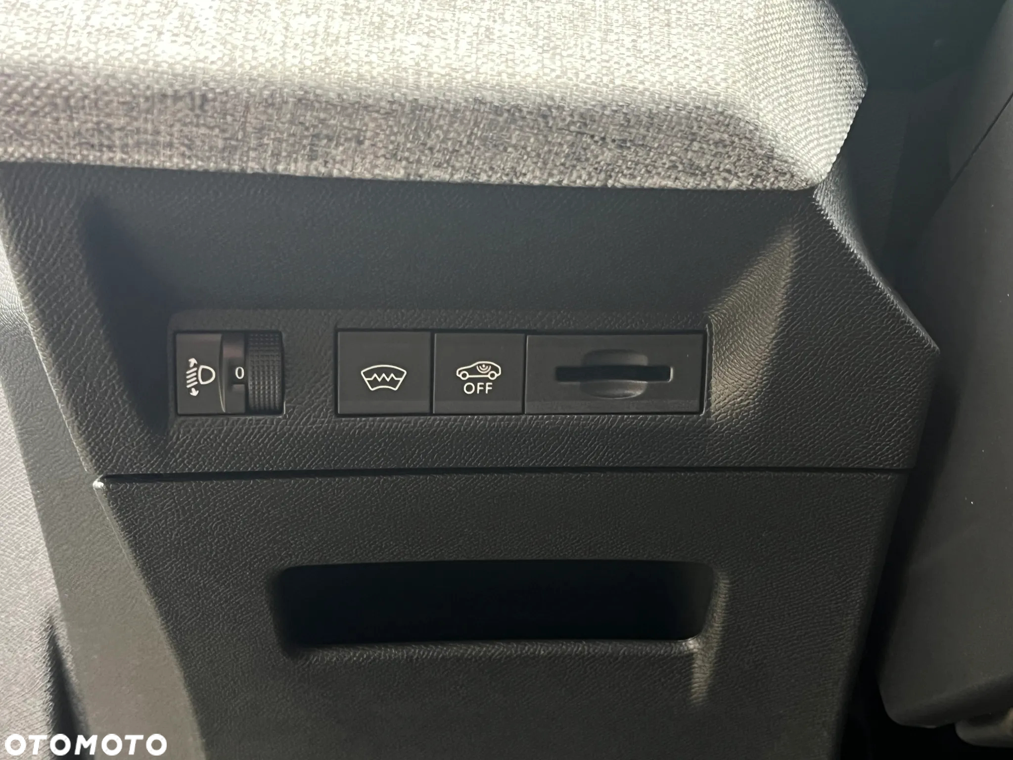 Peugeot 3008 1.2 PureTech mHEV Allure e-DCS6 - 22