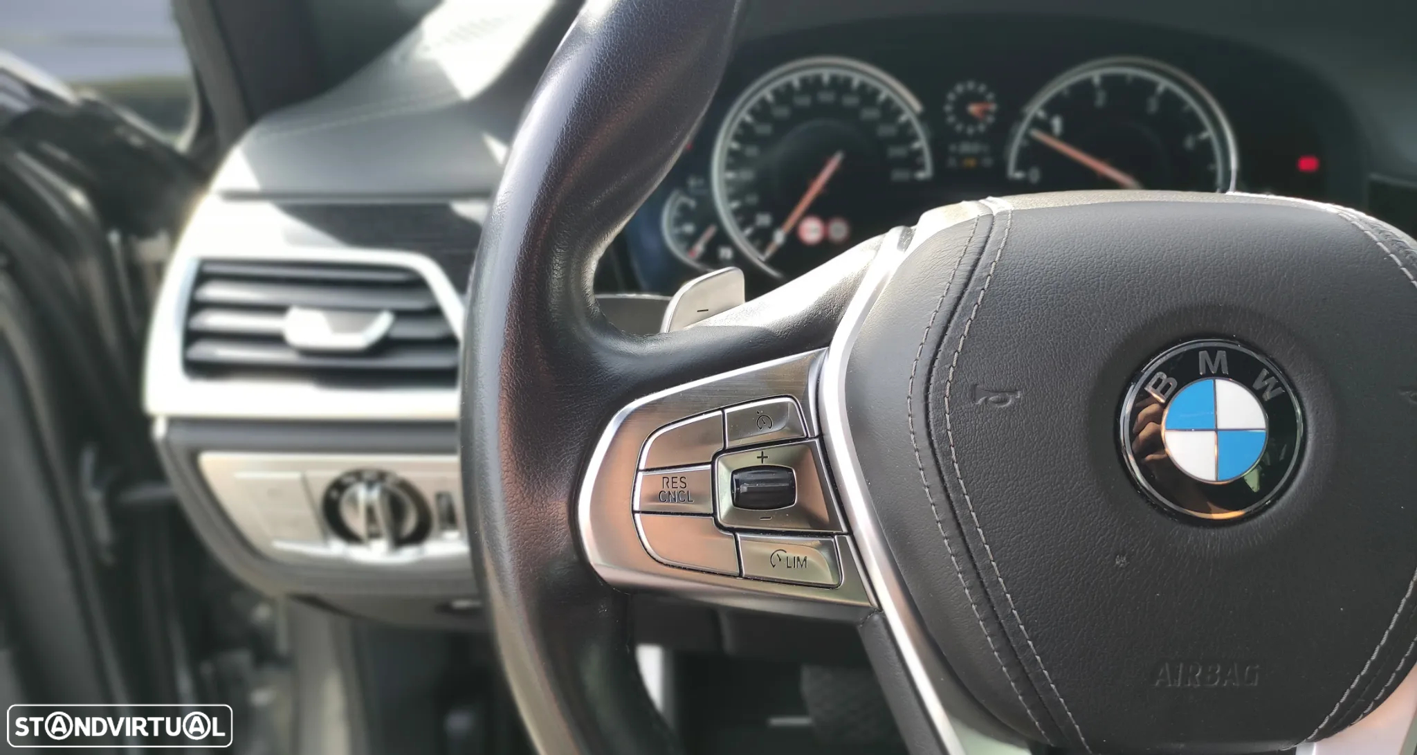 BMW 730 d Pack M - 32