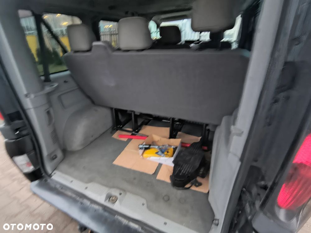 Opel Vivaro Tour - 15