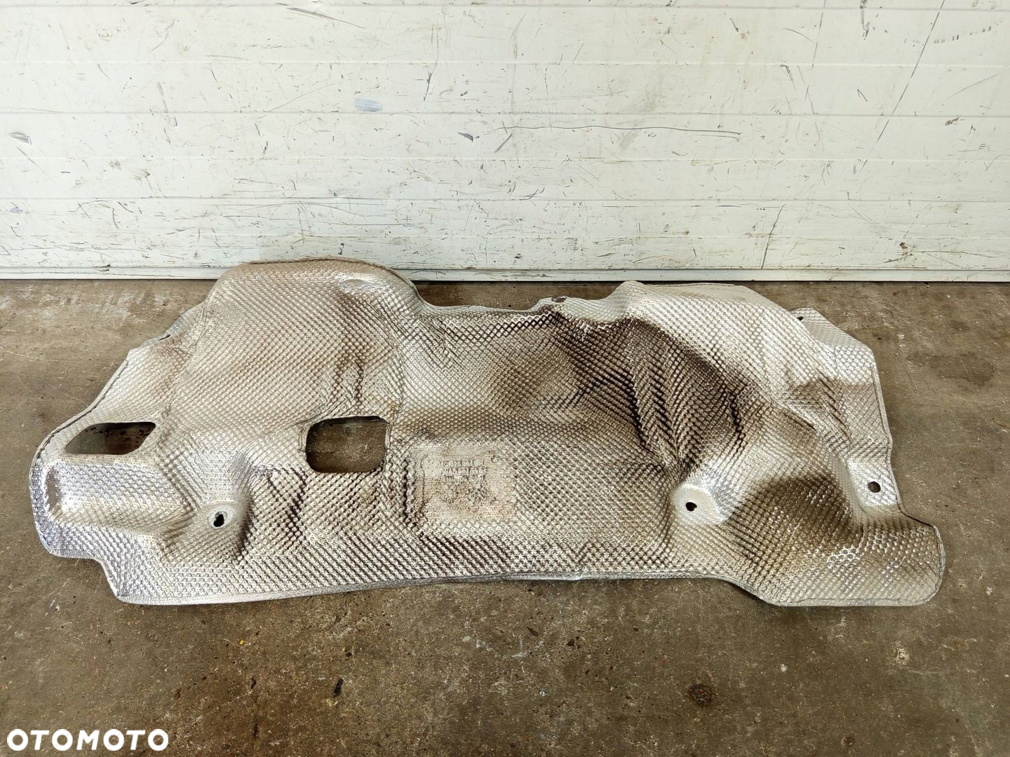 OSŁONA TERMICZNA AUDI Q7 4M VW TOUAREG III 4M0825661N - 4