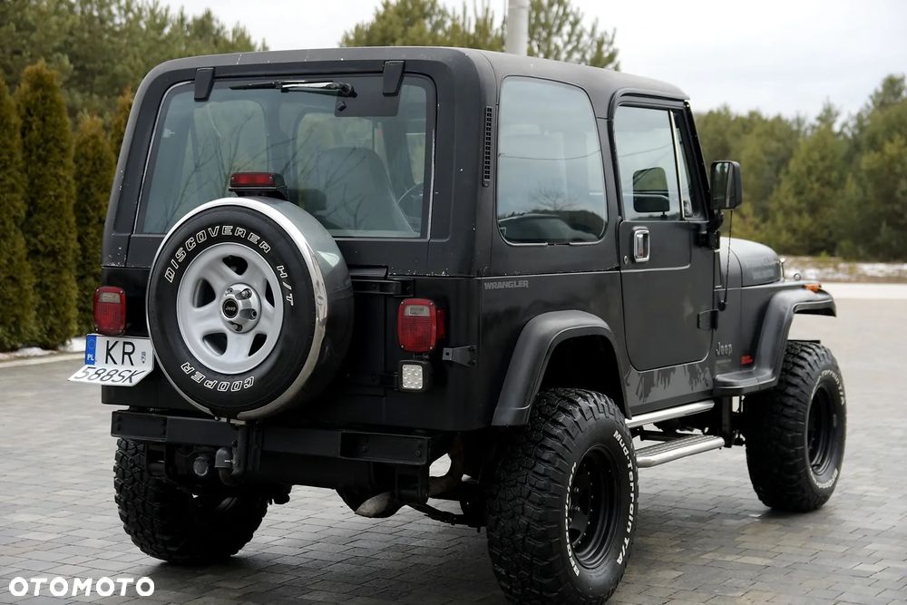 Jeep Wrangler - 5