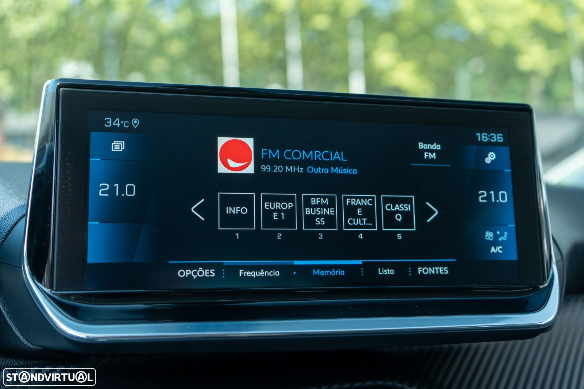 Peugeot 2008 1.2 PureTech Allure - 15
