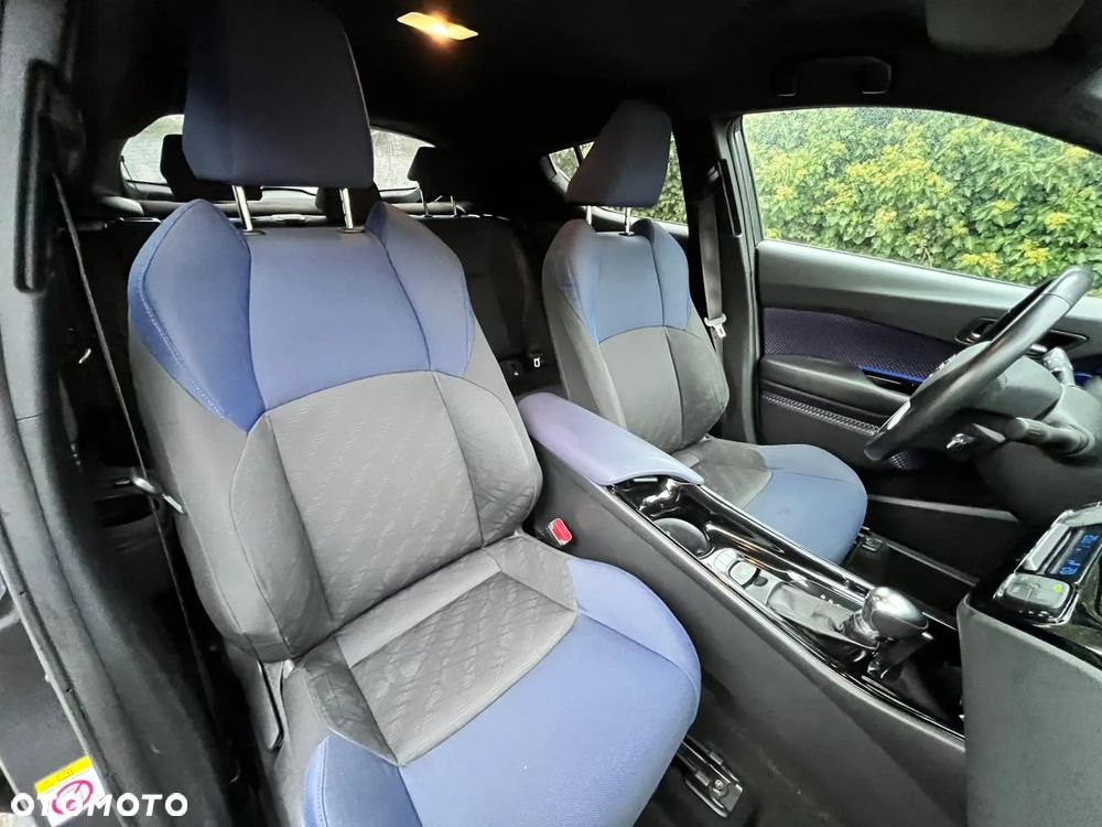 Toyota C-HR 1.8 Hybrid Neon Lime powered by JBL - 19