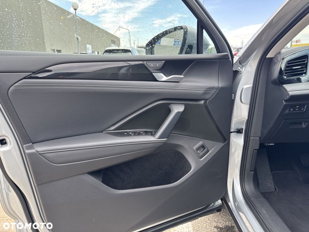 Volkswagen Tiguan - 11