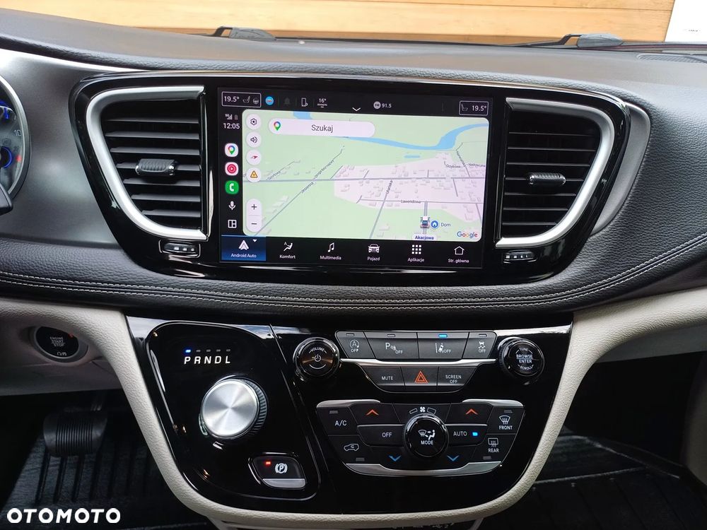 Chrysler Pacifica - 13