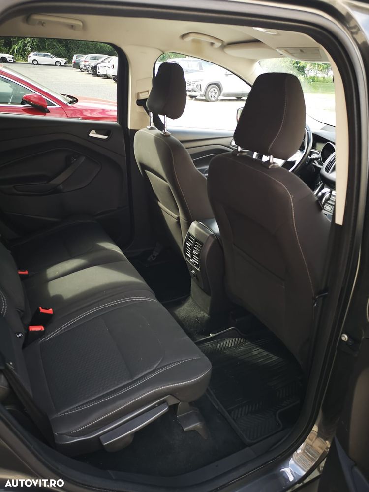 Ford Kuga - 8