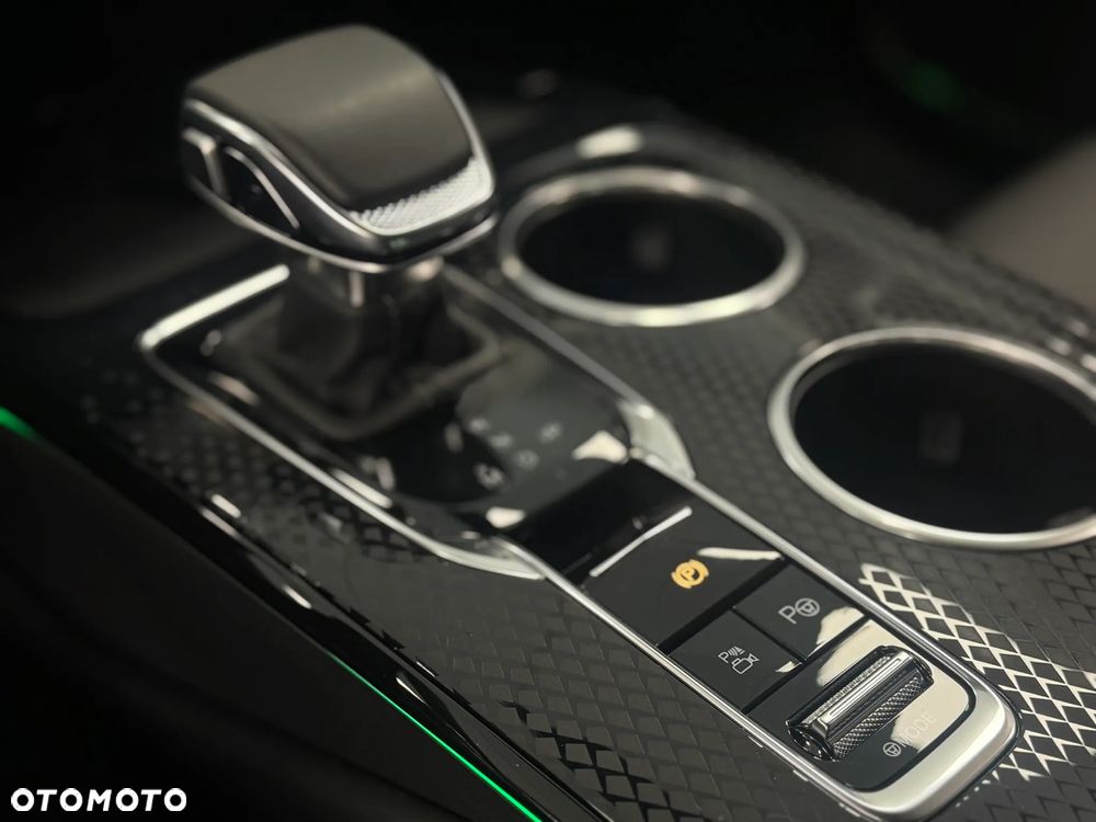 Hongqi HS3 2.0T AWD - 16