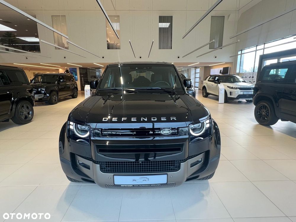 Land Rover Defender - 2