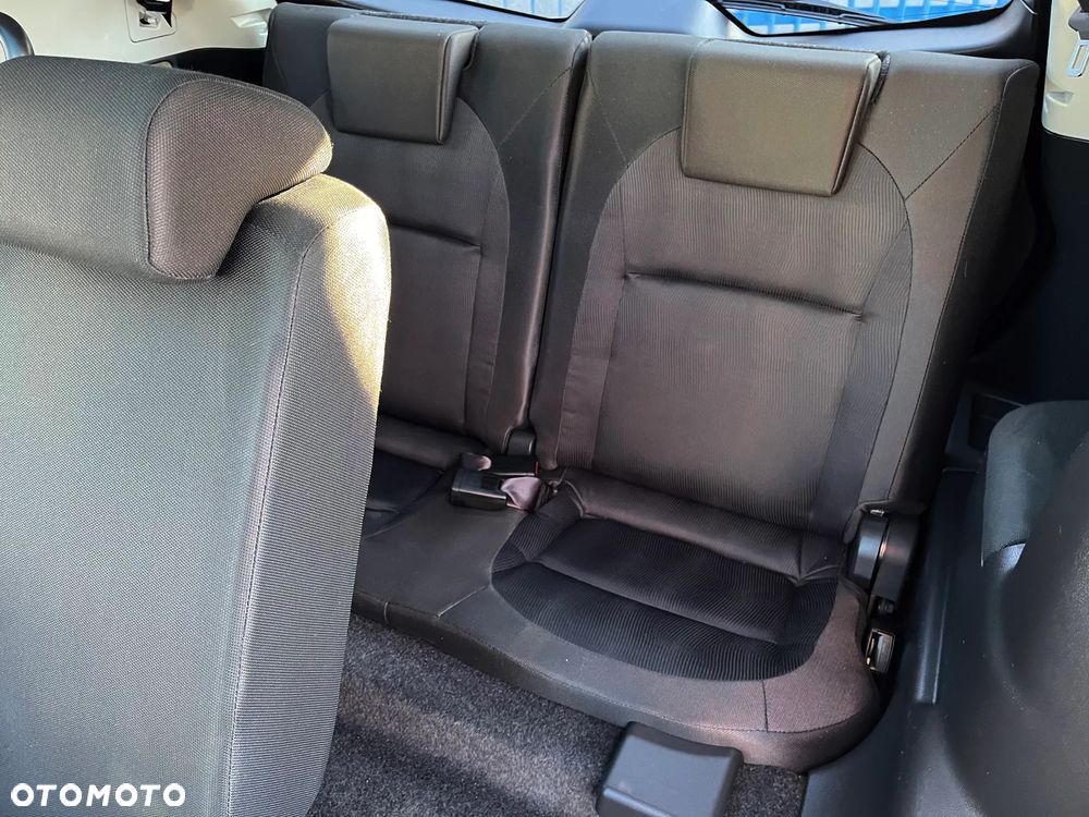 Nissan Qashqai+2 - 24