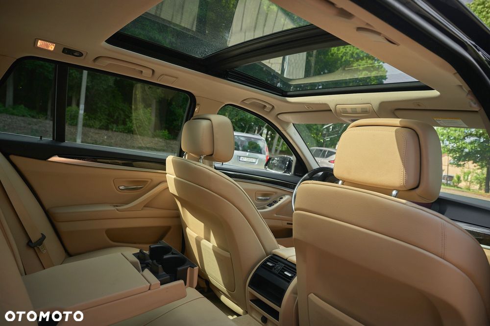 BMW Seria 5 520d - 31