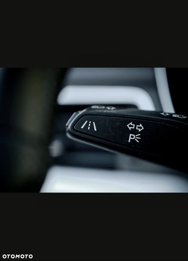 Audi A4 Avant 2.0 TDI S tronic quattro - 30