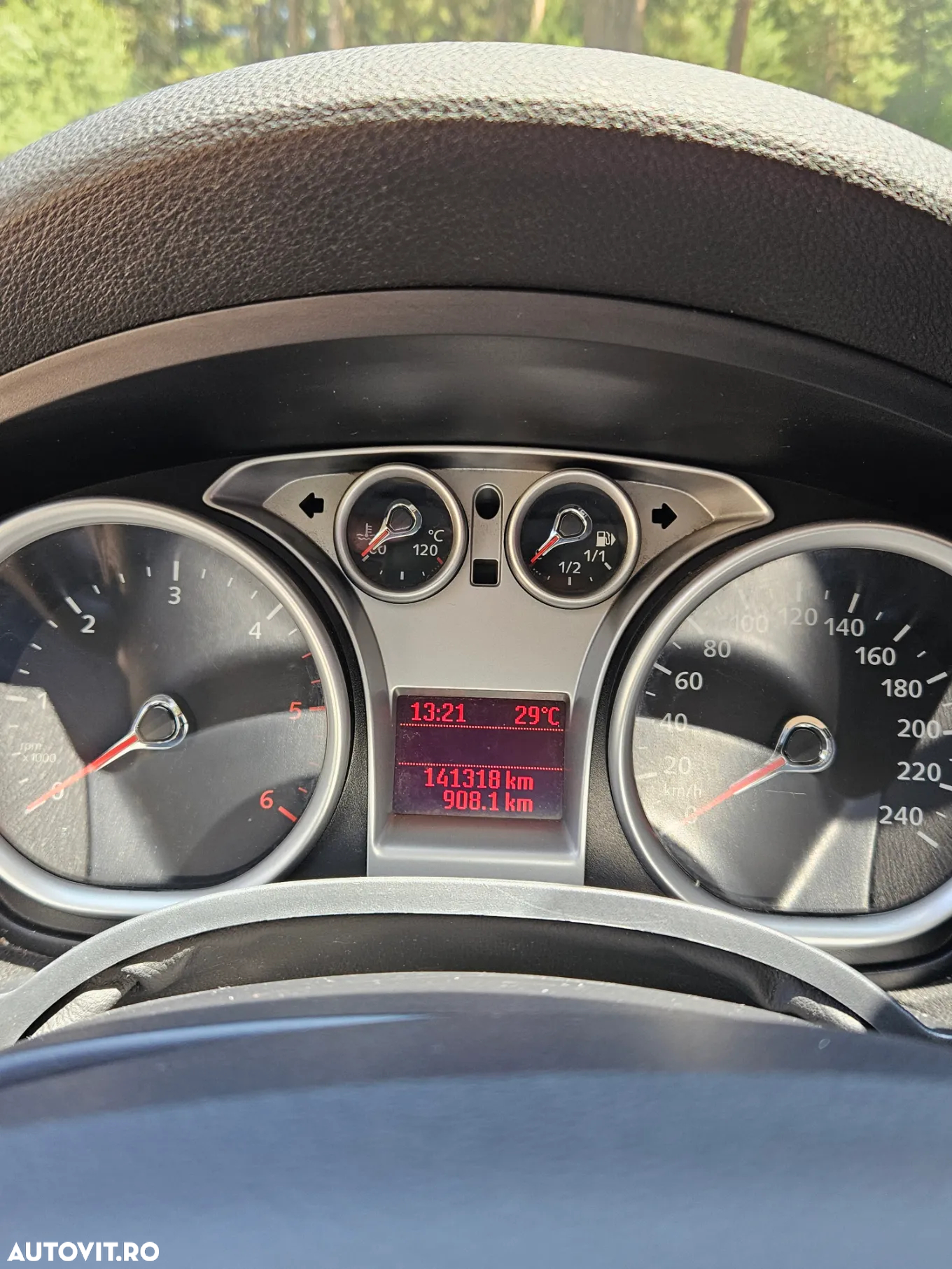 Ford C-Max - 11