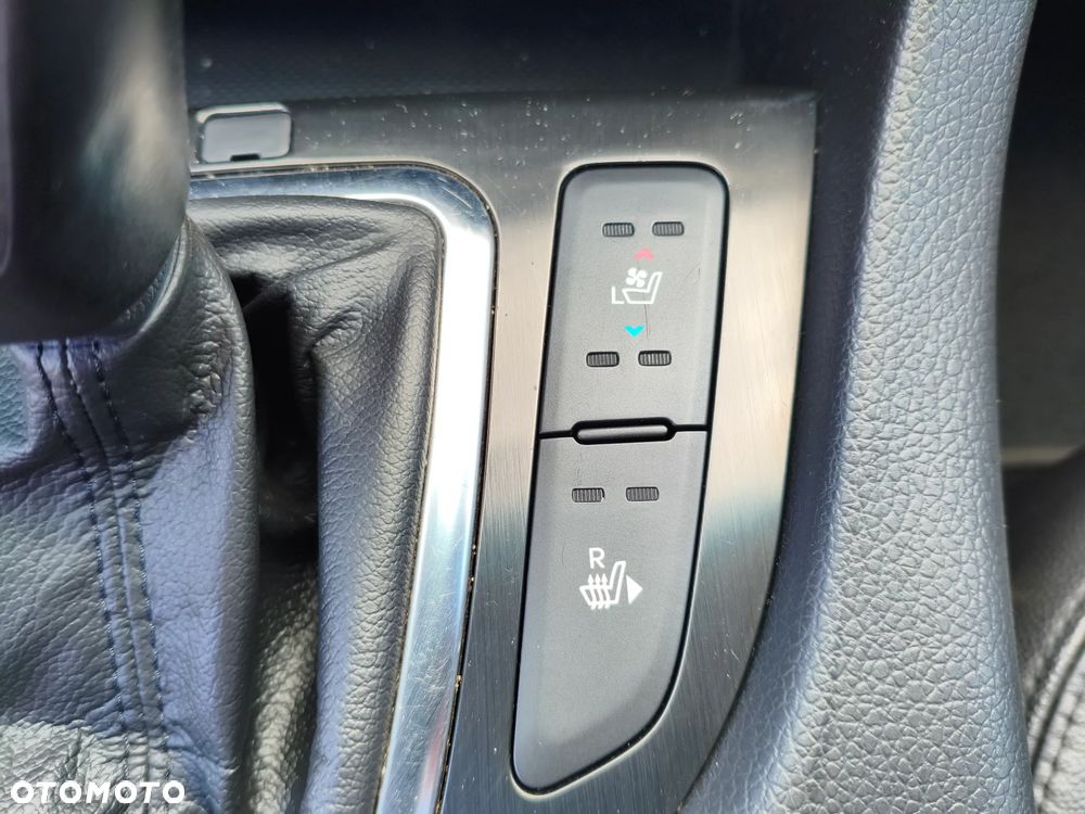 Kia Optima - 36