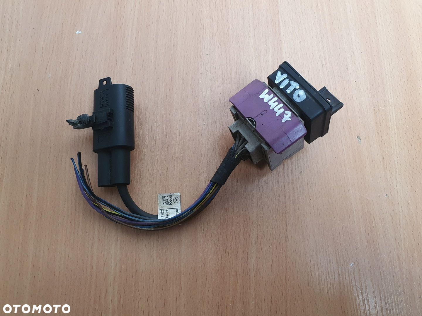 PRZEKAŻNIK SWIEC ŻAROWYCH MERCEDES VITO W447 1.6 1.7 CDI 110675590R - 2