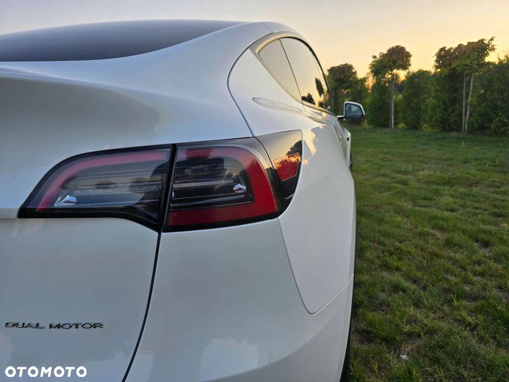 Tesla Model Y - 6