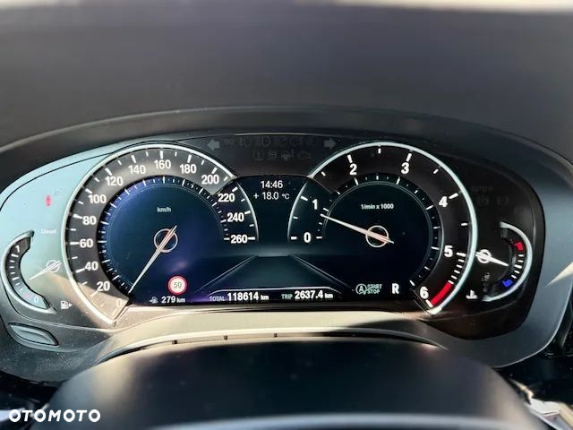 BMW Seria 5 520d xDrive - 11
