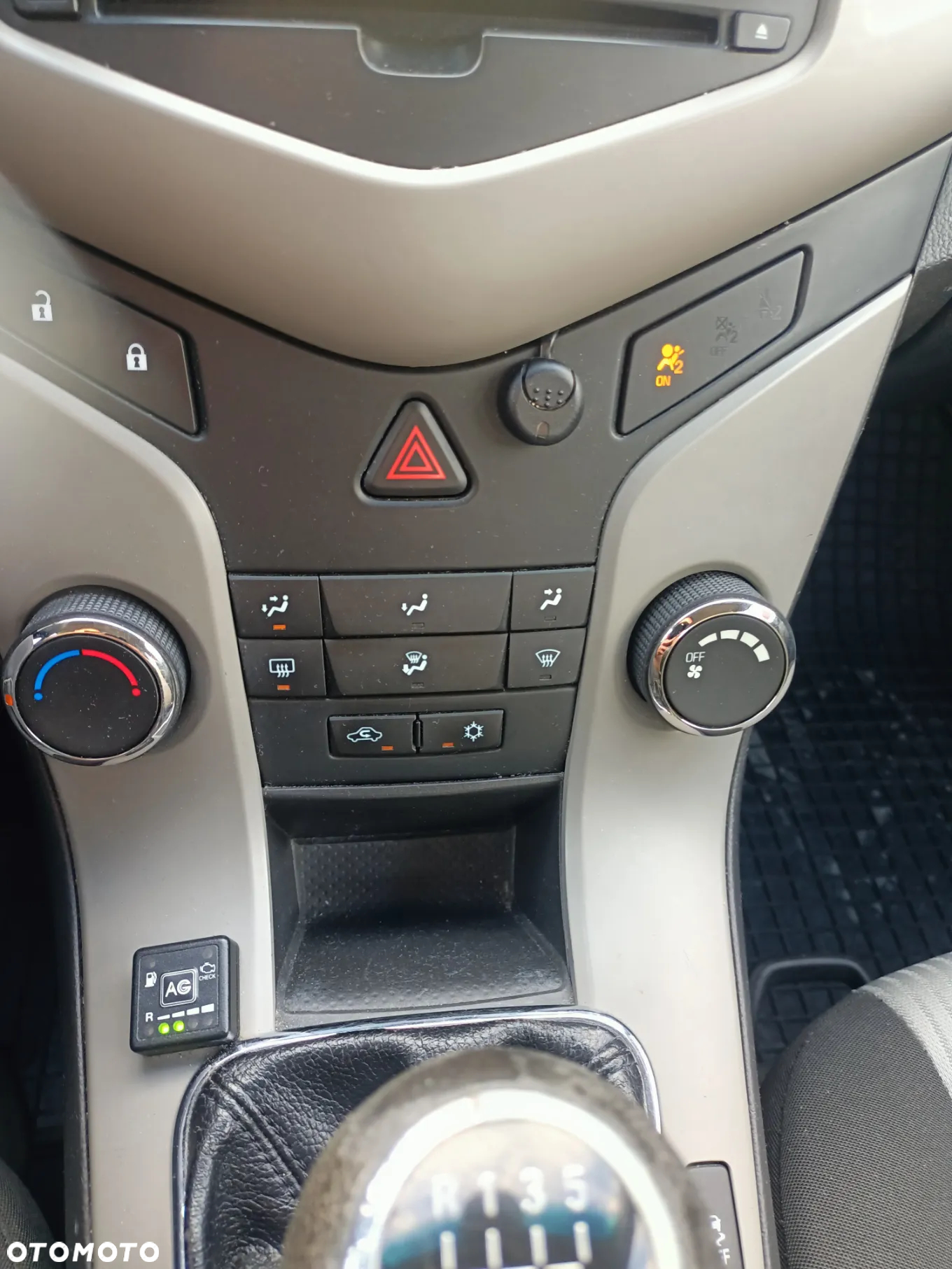 Chevrolet Cruze 1.6 LS - 24