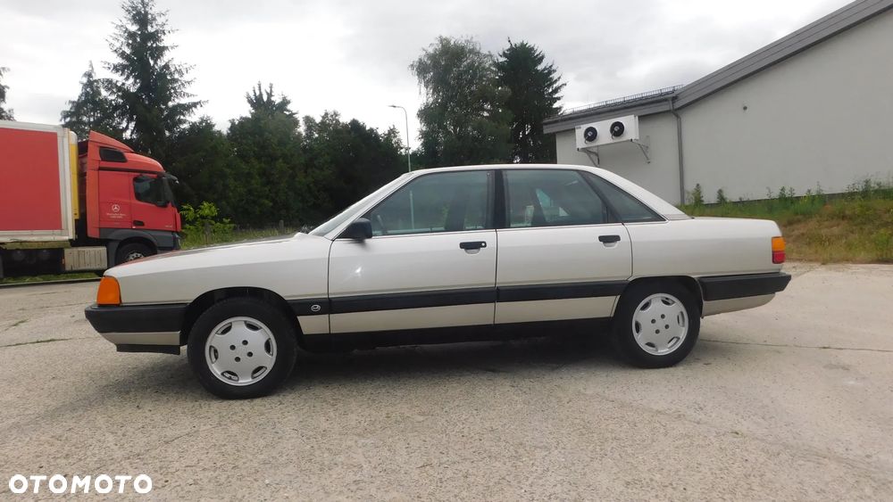 Audi 100 1.8 E - 28