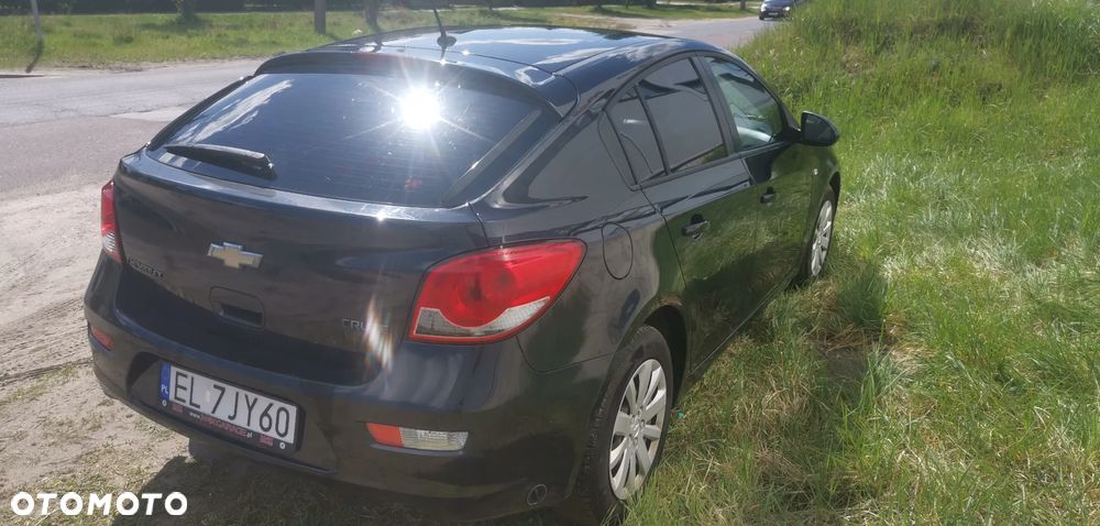Chevrolet Cruze 1.8 Base - 24