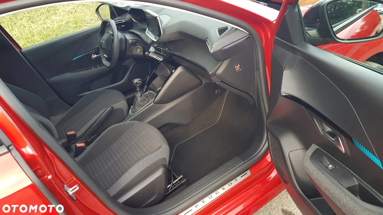 Peugeot 208 - 13
