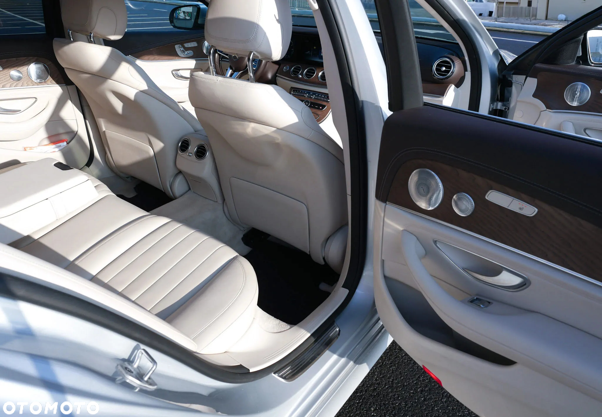 Mercedes-Benz Klasa E 300 de AMG - 22