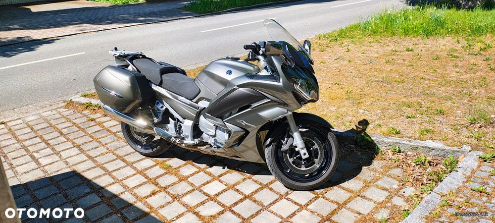 Yamaha FJR - 2