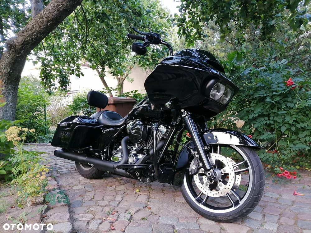 Harley-Davidson Touring Road Glide - 11