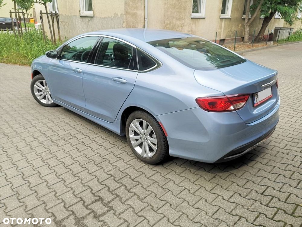 Chrysler 200 - 4