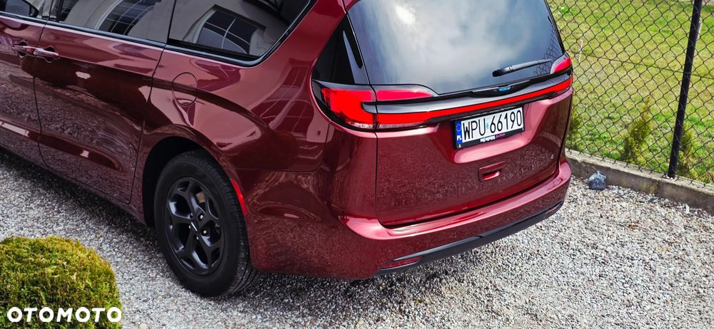 Chrysler Pacifica - 16
