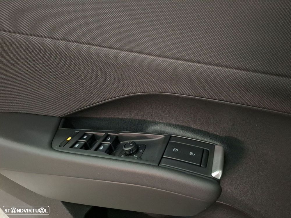 VW T-Roc 1.5 eTSI Life DSG - 25