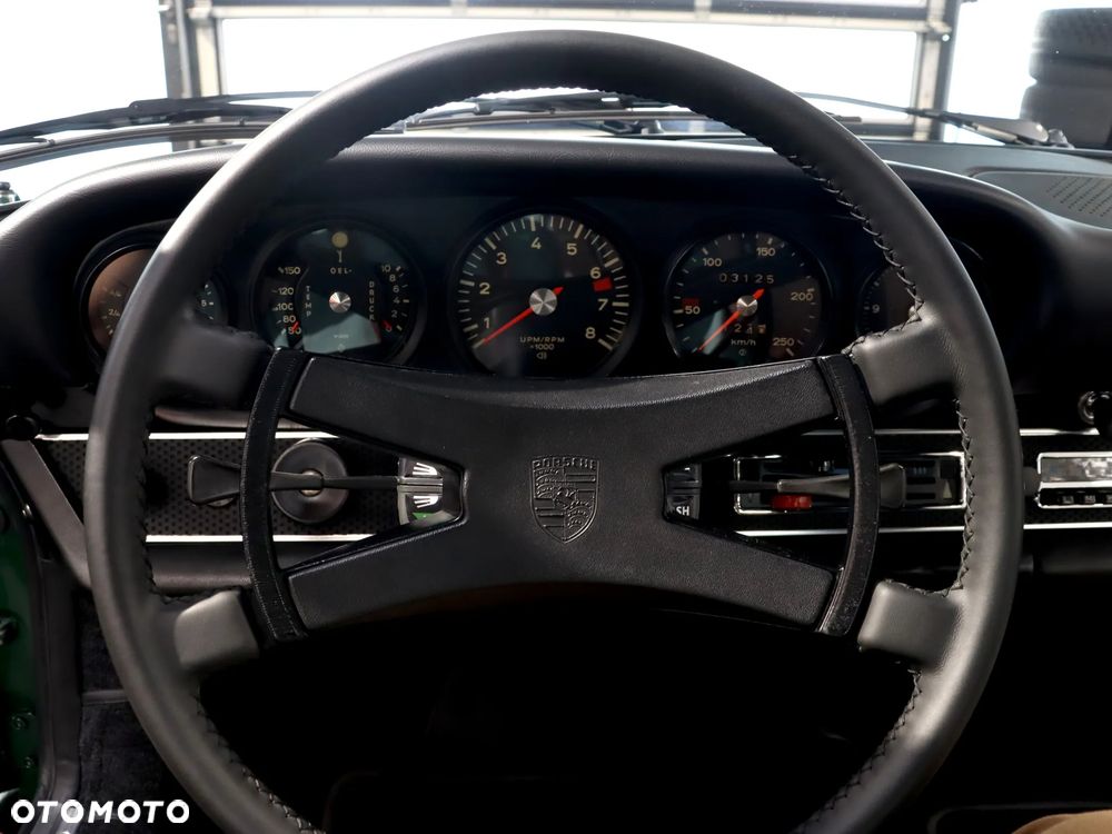 Porsche 911 - 19