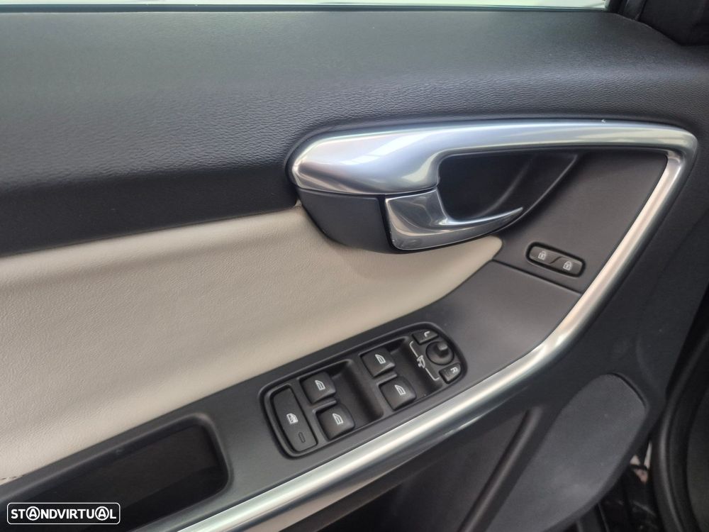 Volvo XC 60 2.0 D4 Summum Geartronic - 10