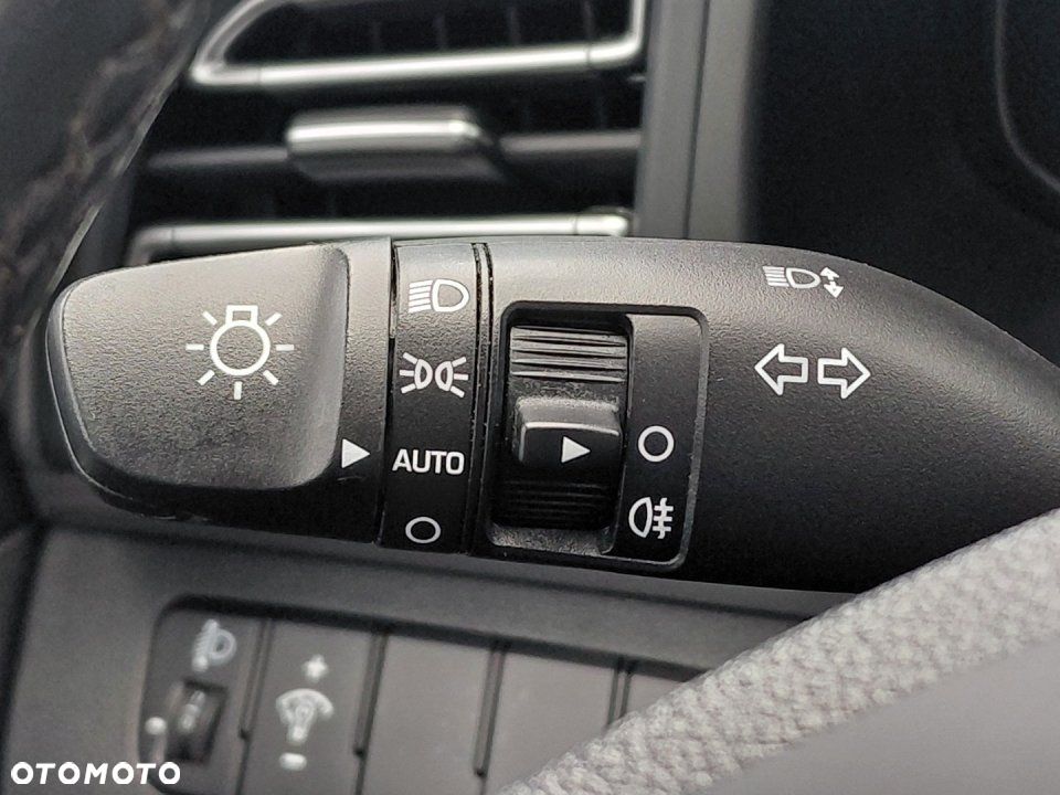 Hyundai Elantra - 19