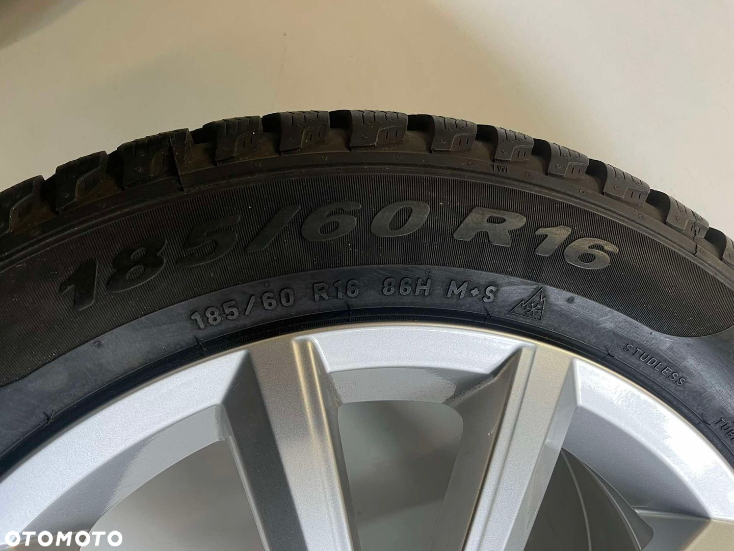 VW POLO 2G FELGI KOŁA ZIMOWE 6JX16 ET45 5X112 PIRELLI 185/60/16 - 6