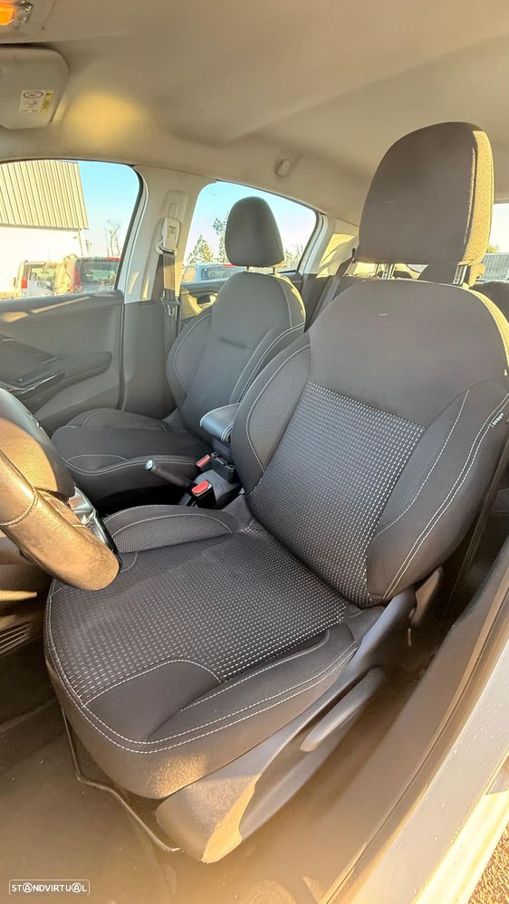 Peugeot 208 1.2 PureTech Active - 10