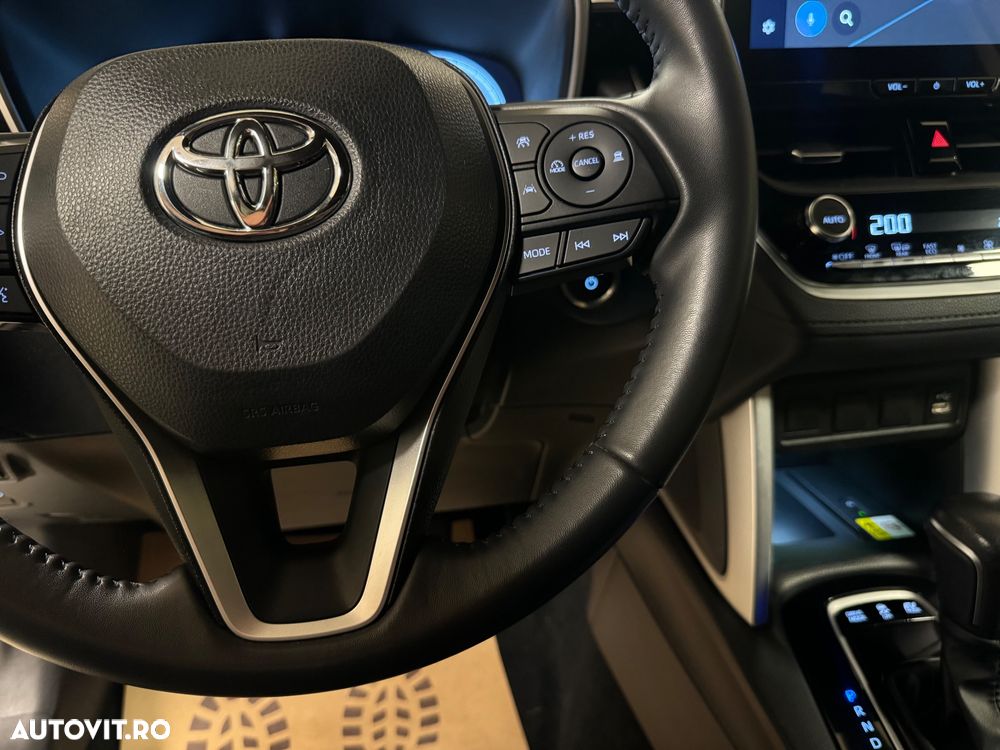 Toyota Corolla Cross Hybrid 2.0 VVT-i Team Deutschland - 13