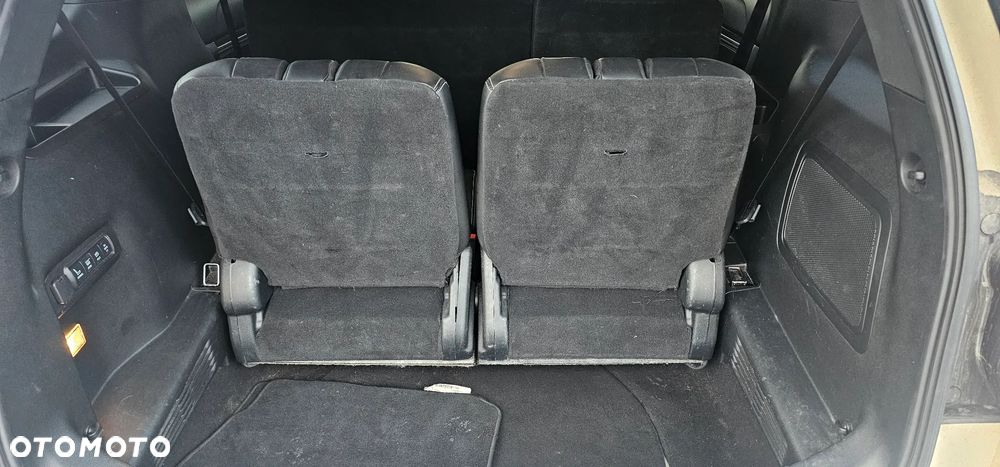 Ford Explorer - 16
