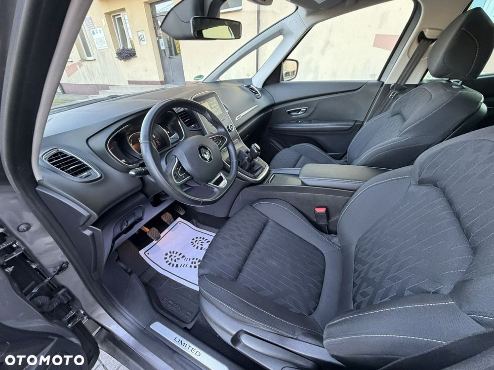 Renault Grand Scenic - 17