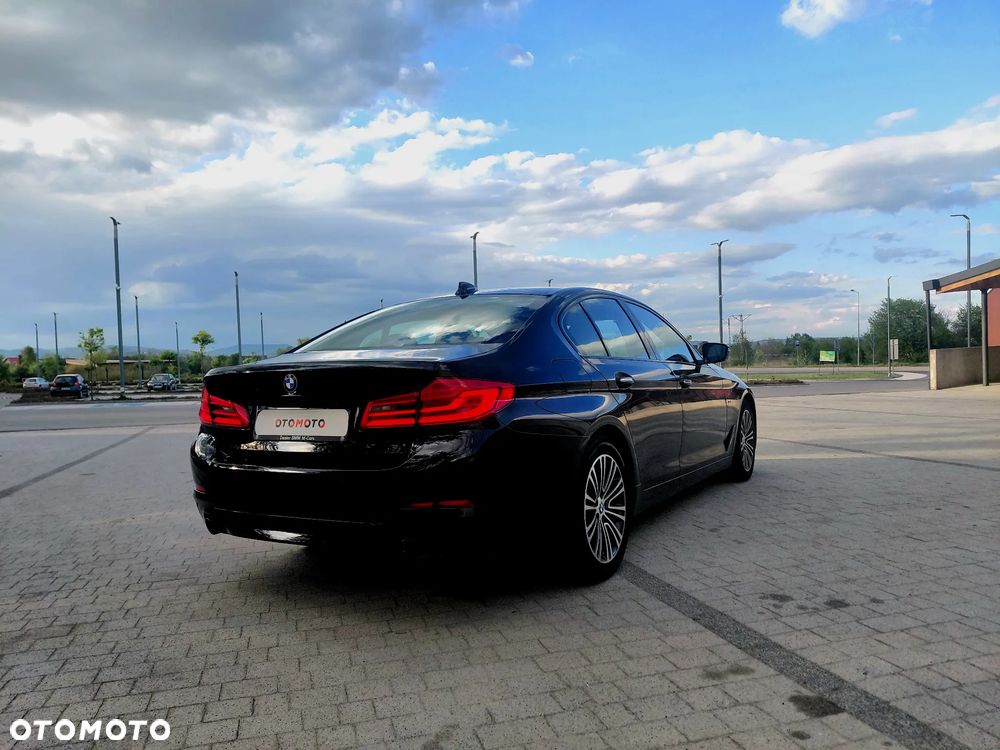 BMW Seria 5 525d Sport Line - 11