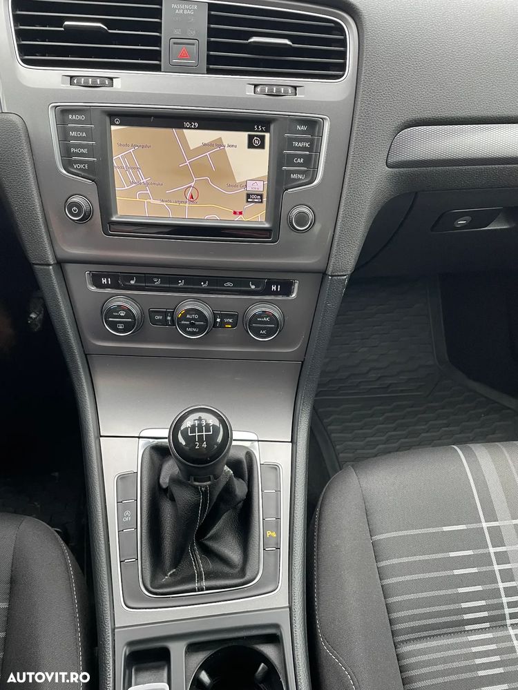 Volkswagen Golf 1.6 TDI BlueMotion Technology Lounge - 9