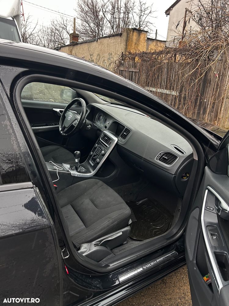 Volvo S60 D3 Start-Stop Kinetic - 4