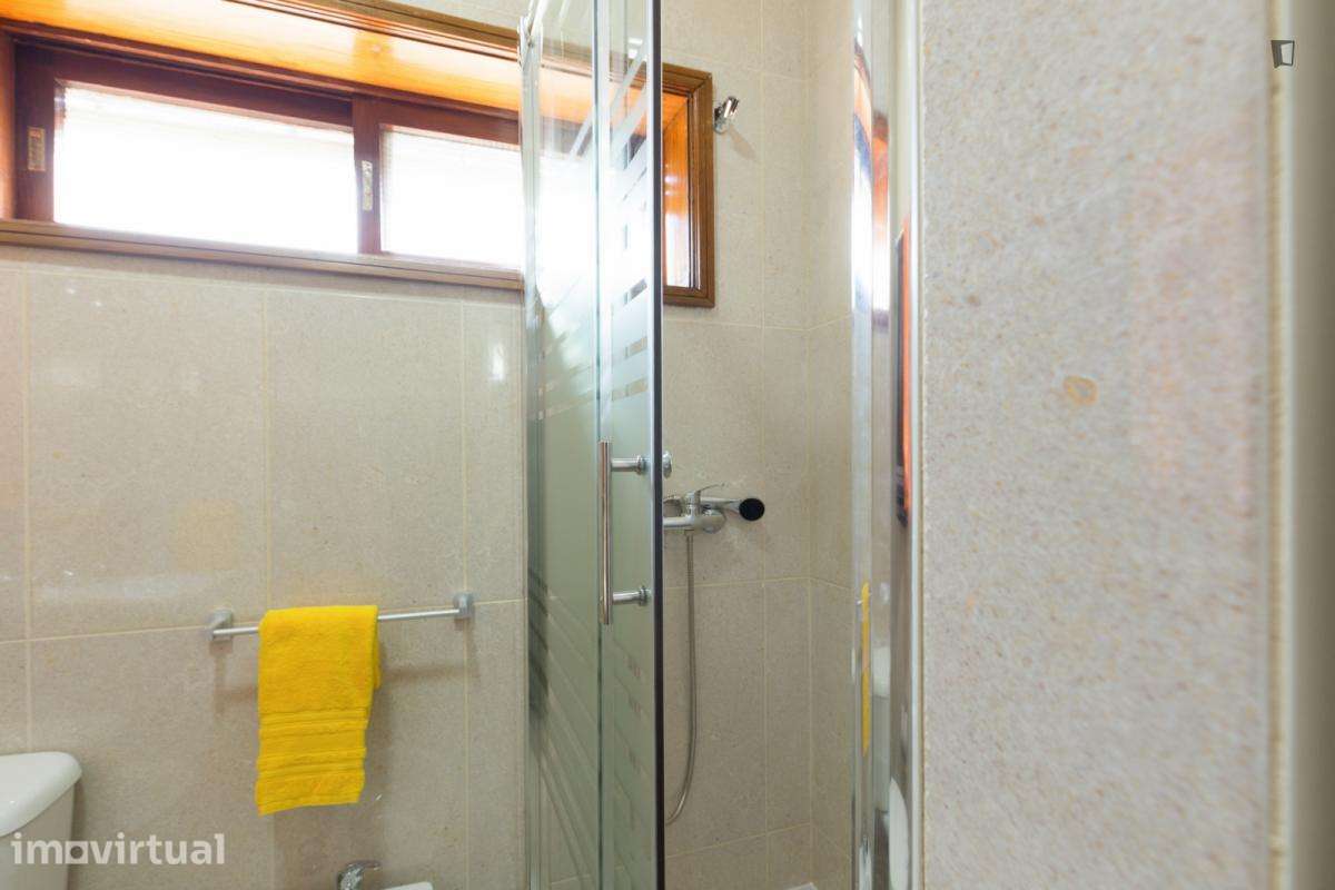 Quarto - localizado em Valongo Porto - Grande imagem: 3/18