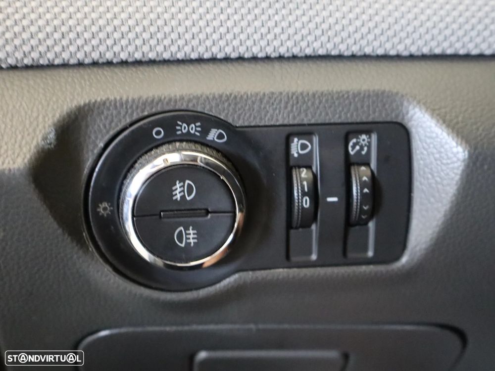 Chevrolet Cruze 1.6 LS - 19