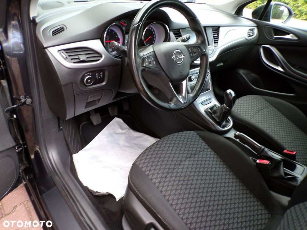 Opel Astra - 32