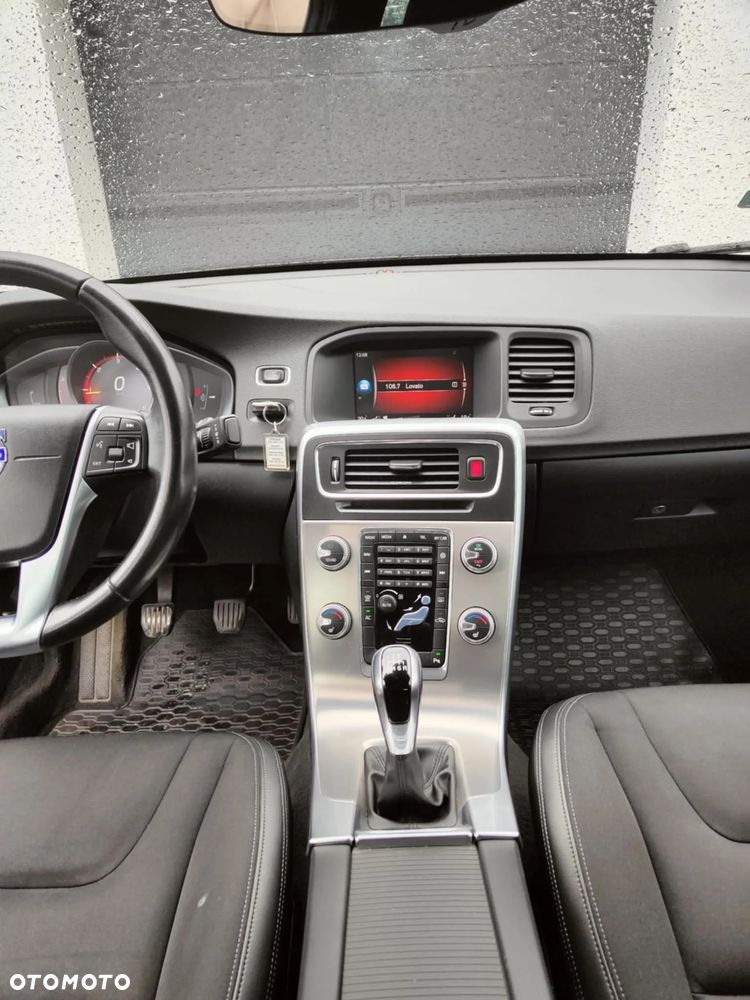 Volvo S60 D3 Drive-E Momentum - 5