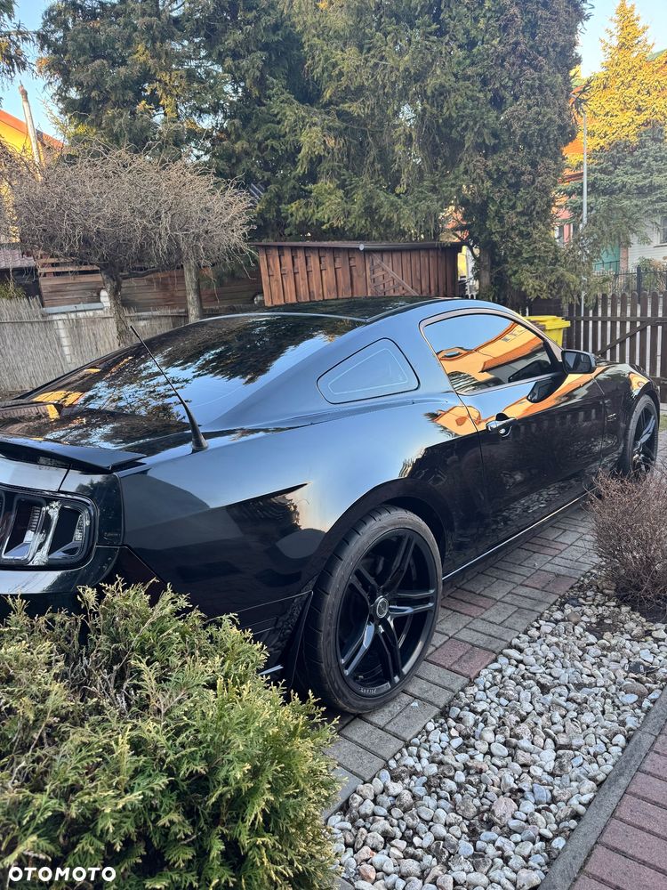 Ford Mustang 5.0 V8 GT - 2