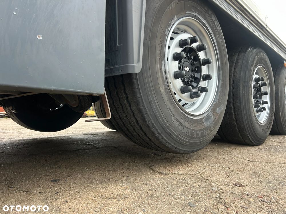 Schmitz Cargobull CARRIER VECTOR 1550 / WINDA z UDT / GRUBA ŚCIANA 7 CM / 4 ZAMKNIĘCIA / OŚ PODNOSZONA / BARDZO ŁADNE OPONY / AGREGAT TYLKO 2952 MOTOGODZIN !! - 18