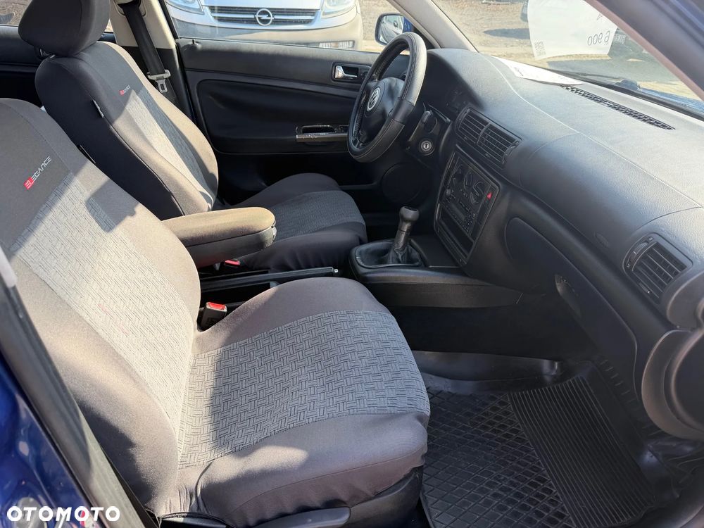 Volkswagen Passat 1.8 Comfortline - 13