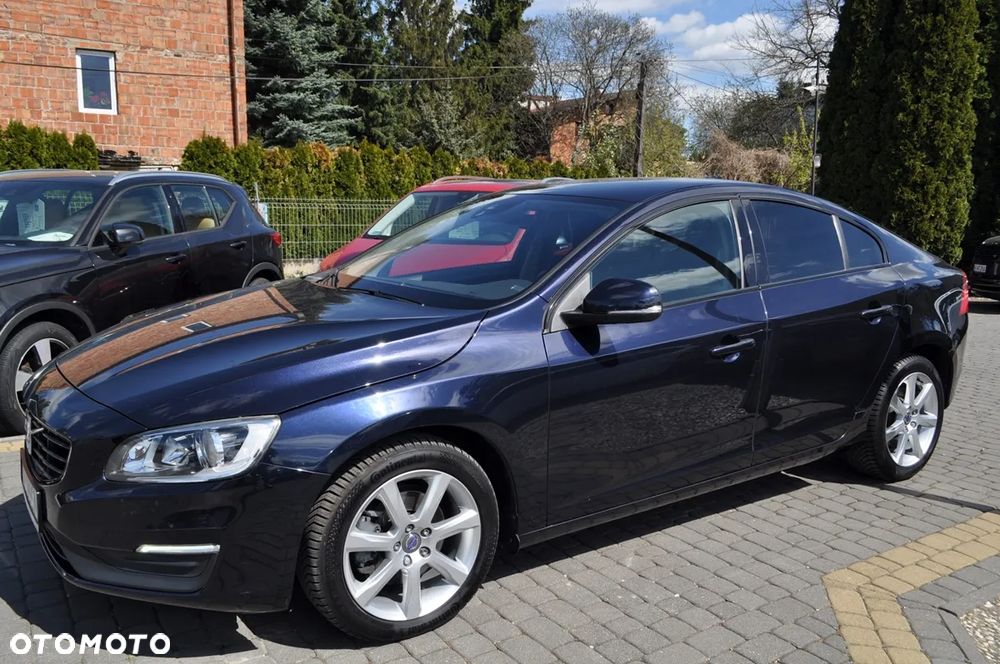 Volvo S60 D4 Drive-E Dynamic Edition (Kinetic) - 4