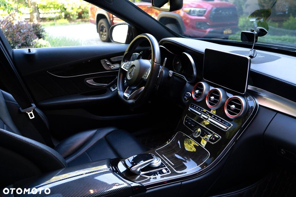 Mercedes-Benz Klasa C 300 7G-TRONIC AMG Line - 13